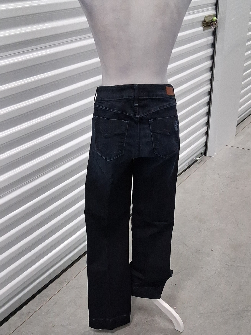 Hot In Hollywood Jean - Picture 3 of 8